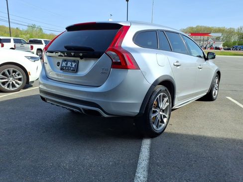 Used 2015 Volvo V60 T5 Cross Country w/ Climate Package AWD/4WD image 5