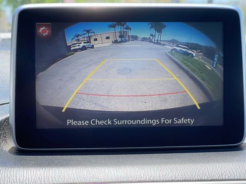 Used 2016 MAZDA MAZDA3 i Sport w/ Preferred Equipment Package FWD image 10