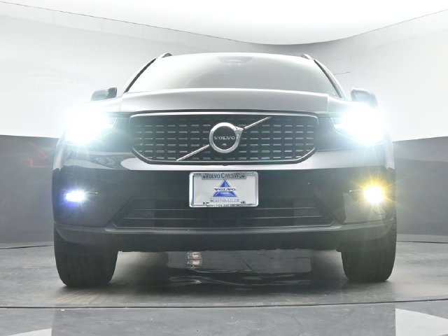 Used 2023 Volvo XC40 B5 Plus w/ Driver Assist Package AWD/4WD image 11