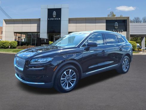 Used 2023 Lincoln Nautilus AWD w/ Premium Package image 3