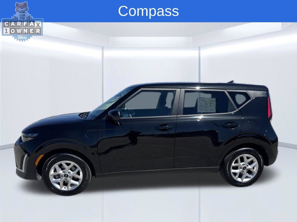 Used 2025 Kia Soul LX w/ LX Technology Package FWD image 7