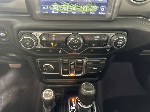 Used 2023 Jeep Wrangler Unlimited w/ Cold Weather Group image 23