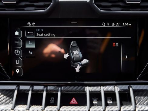 Used 2023 Lamborghini Urus Performante AWD/4WD image 87