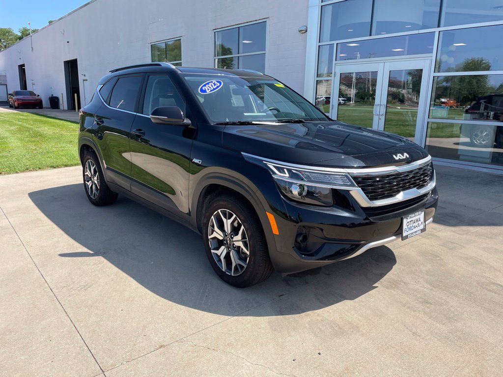 Used 2023 Kia Seltos EX AWD/4WD image 1