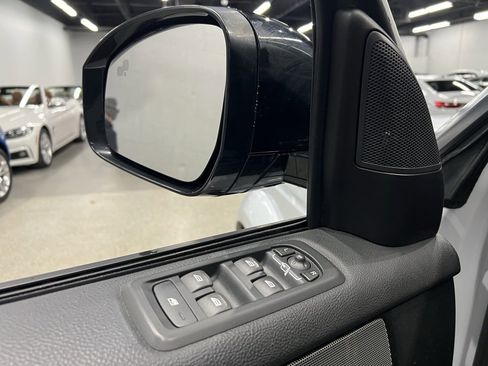 Used 2016 Land Rover LR4 HSE image 50