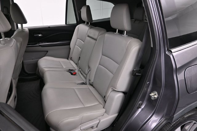 Used 2016 Honda Pilot Touring image 29