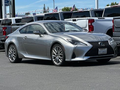 Used 2019 Lexus RC 300 w/ Premium Package RWD image 2