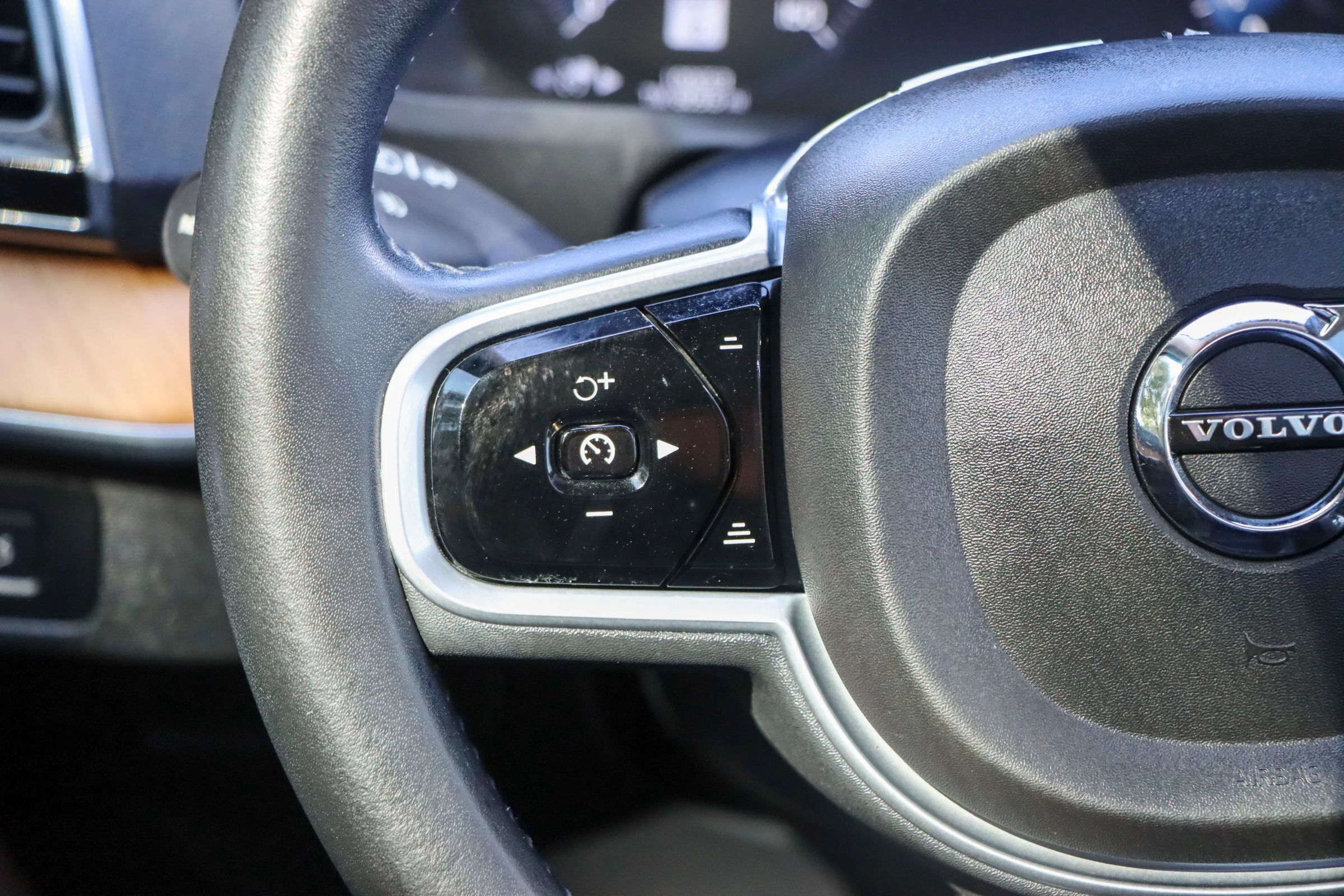 Used 2018 Volvo XC90 T6 Inscription w/ Convenience Package AWD/4WD image 32