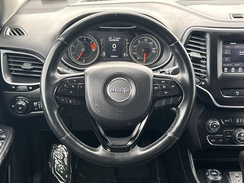 Used 2019 Jeep Cherokee Latitude Plus AWD/4WD image 12