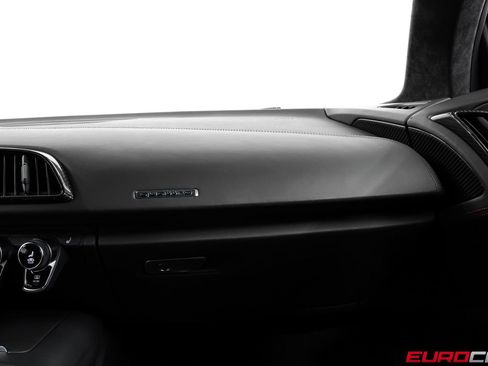 Used 2022 Audi R8 V10 performance image 40