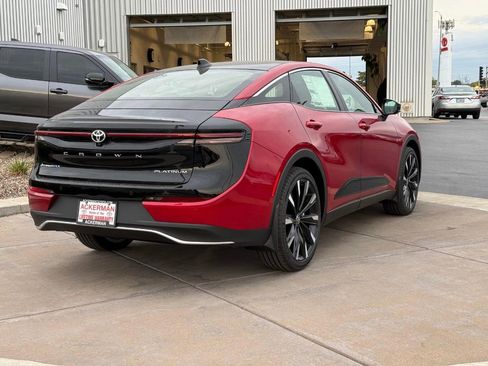 New 2026 Toyota Crown Platinum image 5