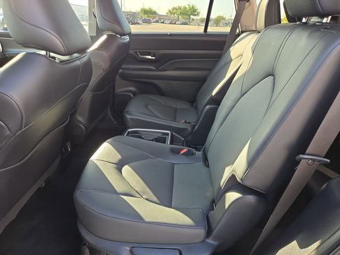 Used 2025 Toyota Grand Highlander FWD image 26