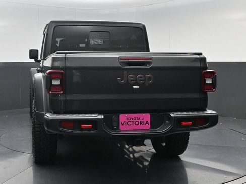 Used 2024 Jeep Gladiator Rubicon w/ Convenience Group AWD/4WD image 15