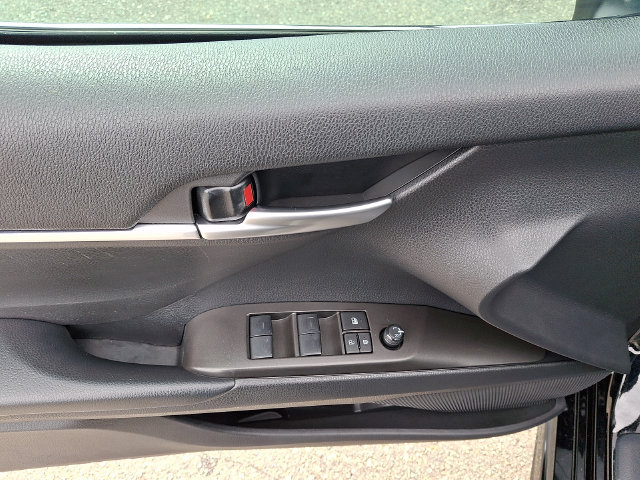 Used 2024 Toyota Camry SE w/ Convenience Package FWD image 12
