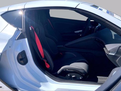 Used 2024 Chevrolet Corvette Z06 RWD image 9