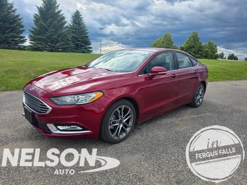 Used 2017 Ford Fusion SE w/ Equipment Group 201A FWD image 1