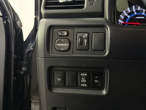 Used 2017 Toyota 4Runner SR5 Premium RWD image 25
