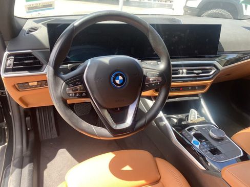 Used 2023 BMW i4 eDrive40 RWD image 11