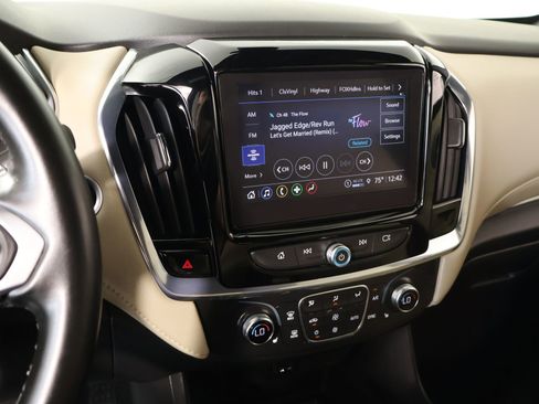 Used 2023 Chevrolet Traverse LT w/ LPO, Cargo Package AWD/4WD image 5