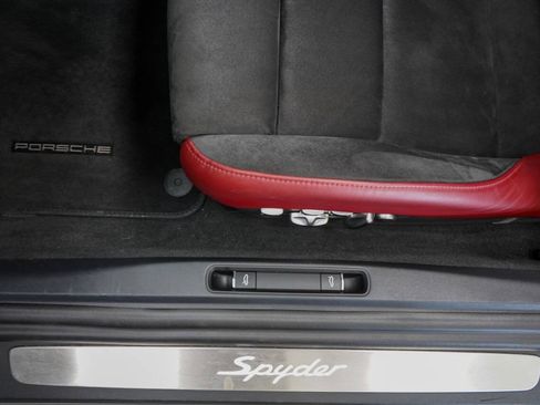 Used 2020 Porsche 718 Boxster Spyder RWD image 66