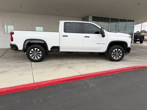 Used 2023 Chevrolet Silverado 2500 Custom w/ Custom Value Package image 2