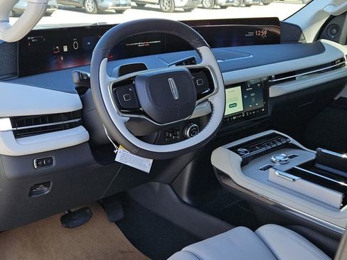New 2025 Lincoln Navigator Reserve image 21
