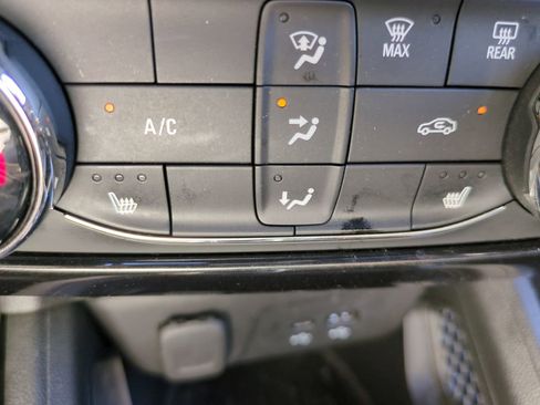 Used 2024 Chevrolet TrailBlazer RS w/ Driver Confidence Package image 21