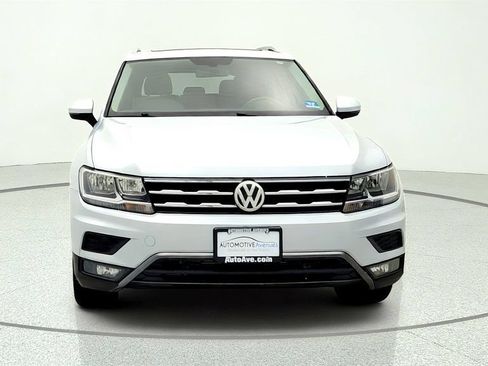 Used 2018 Volkswagen Tiguan SEL FWD image 2