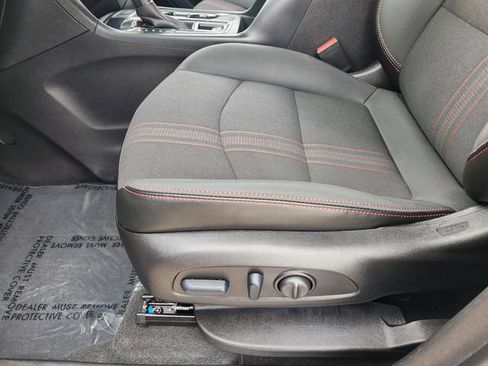 Used 2024 Chevrolet Equinox RS FWD image 25