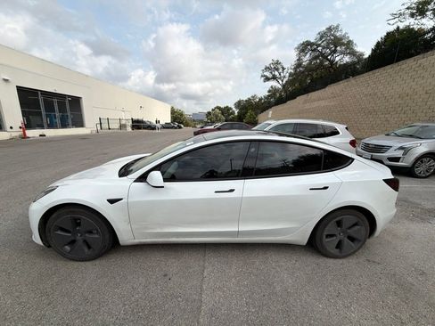 Used 2023 Tesla Model 3 Standard Range RWD image 2