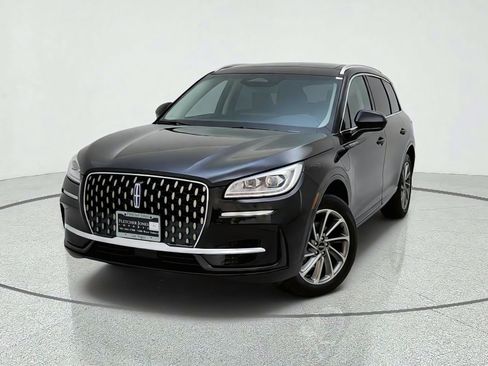 Used 2024 Lincoln Corsair Grand Touring AWD/4WD image 2