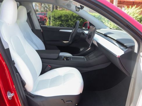 Used 2023 Tesla Model Y Long Range AWD/4WD image 42