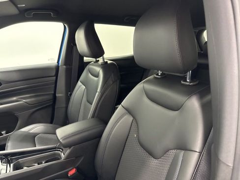 New 2026 Jeep Compass Latitude AWD/4WD image 18