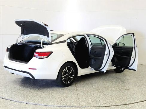 Used 2024 Nissan Sentra SV FWD image 12