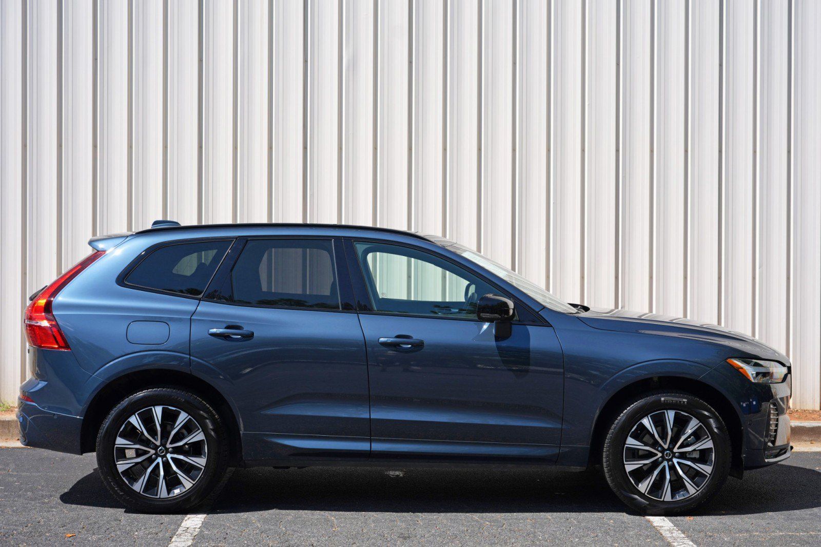 Used 2025 Volvo XC60 B5 Plus w/ Protection Package Premier AWD/4WD image 53