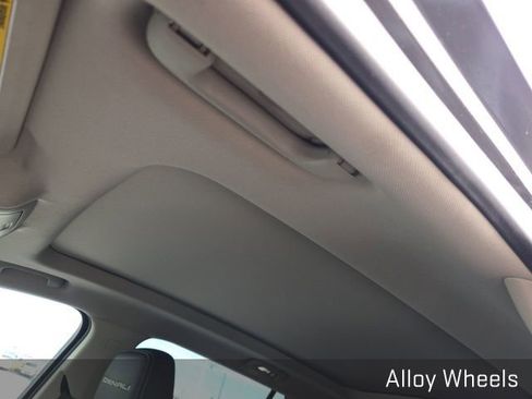 Used 2023 GMC Terrain Denali w/ Black Diamond Edition image 17