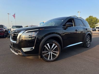 Used 2024 Nissan Pathfinder Platinum w/ Cargo Package