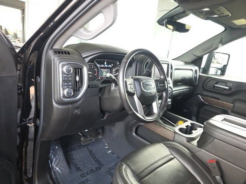 Used 2022 GMC Sierra 3500 Denali w/ Denali Black Diamond Edition image 23