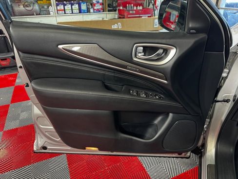 Used 2020 INFINITI QX60 Luxe w/ Essential Package image 42