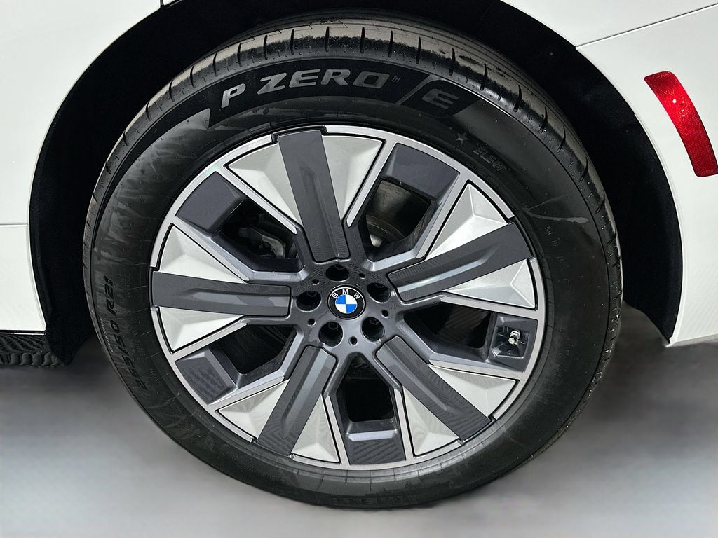 Used 2026 BMW iX xDrive45 w/ Premium Package AWD/4WD image 23