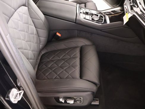 New 2026 BMW X6 xDrive40i w/ Climate Comfort Package image 13