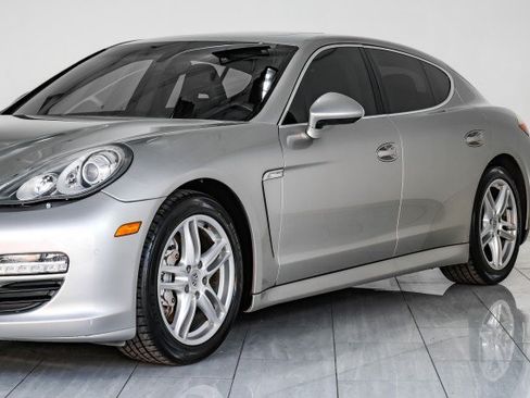 Used 2010 Porsche Panamera S RWD image 57