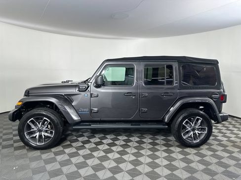 Used 2024 Jeep Wrangler Unlimited w/ Convenience Group AWD/4WD image 10