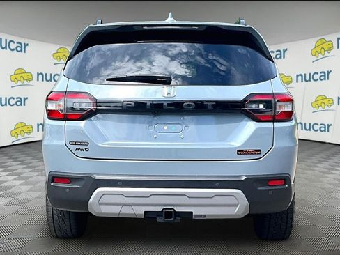 Used 2025 Honda Pilot TrailSport image 5