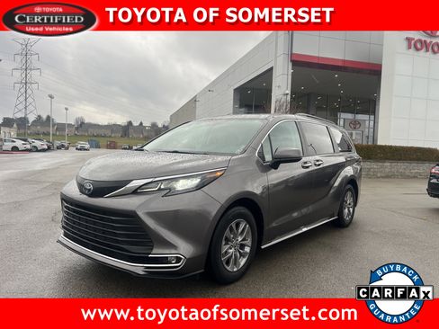 Certified 2024 Toyota Sienna XLE image 1