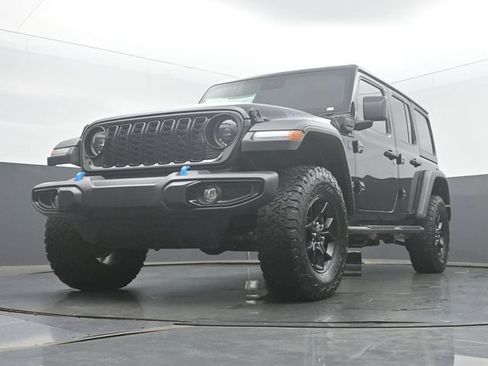 Used 2024 Jeep Wrangler Unlimited AWD/4WD image 44