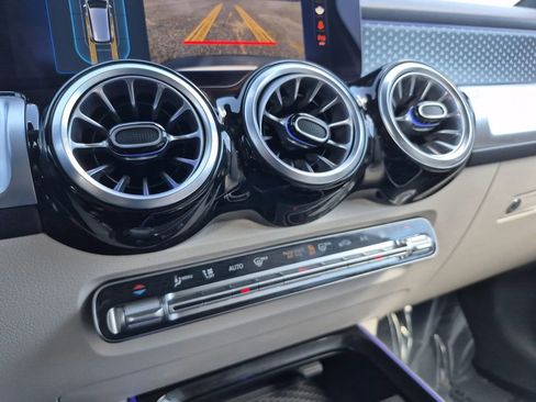Used 2024 Mercedes-Benz EQB 300 4MATIC image 24