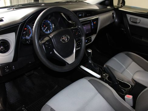 Used 2019 Toyota Corolla LE image 17