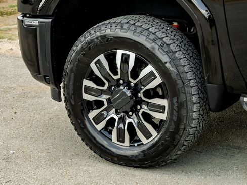 Used 2024 GMC Sierra 2500 Denali Ultimate w/ Max Trailering Package AWD/4WD image 64