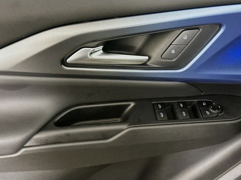 Used 2025 Chevrolet Equinox EV LT w/ Convenience Package image 15